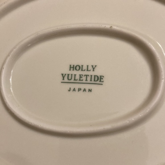 Holly Yuletide Serving Bundle (set of 3) - Picture 13 of 14